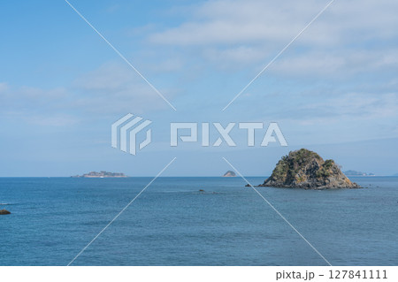 長崎ものざき恐竜パークから望む軍艦島 127841111
