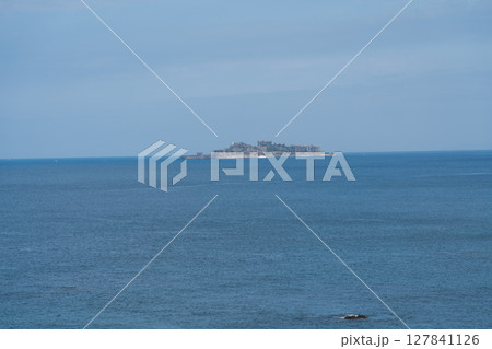 長崎ものざき恐竜パークから望む軍艦島 長崎ものざき恐竜パークから望む軍艦島 127841126