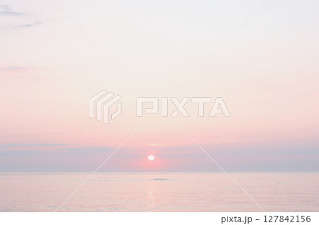 6月下旬 河原子海岸の朝日 6月下旬 河原子海岸の朝日 127842156