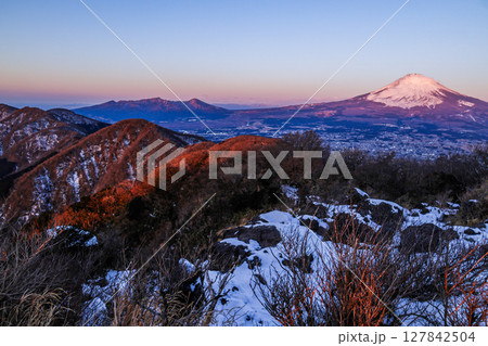 山から富士山 山から富士山 127842504