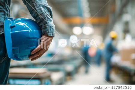 安全装備を持った企業エンジニア 127842516