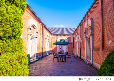 倉敷美観地区の愛美赤煉瓦館 127842583