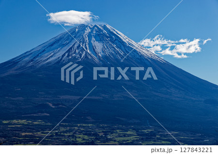 竜ヶ岳から見る初冬の富士山 127843221