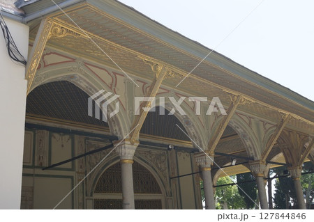 トルコ イスタンブール トプカプ宮殿 第二中庭の建物 トルコ イスタンブール トプカプ宮殿 第二中庭の建物 127844846