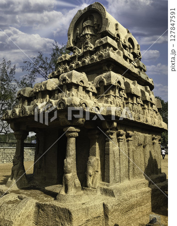 Nakula and Shahdeva Ratha or Indra Ratha of Mamallapuram, an Unesco World Heritage Site in Tamil Nadu, South India. 127847591