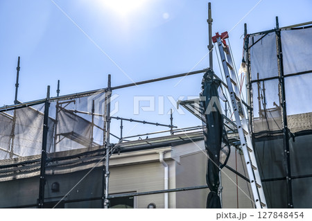 戸建て家屋の屋根修理工事　屋根 127848454