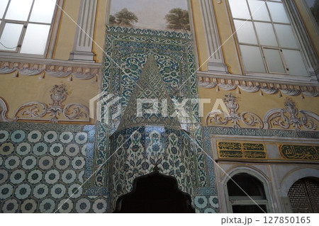 トルコ イスタンブール トプカプ宮殿 建物の内壁 127850165