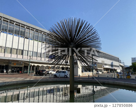 岡山駅前の名物噴水 127850886