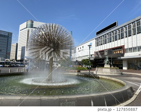 岡山駅前の名物噴水 127850887