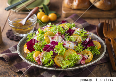 たこと金柑のサラダ 127851443