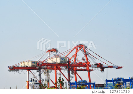コンテナ用岸壁クレーン_03 コンテナ用岸壁クレーン_03 127851739