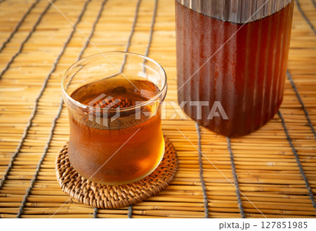 麦茶　夏の飲み物 127851985
