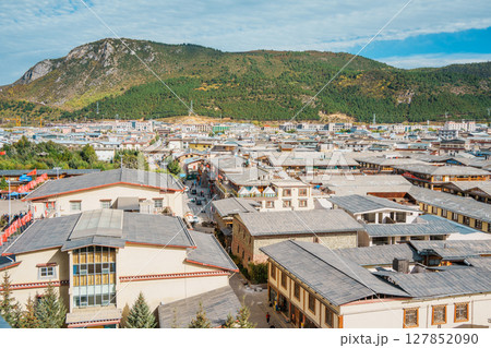 Panoramic Cityscape of Shangri-La, Yunnan Panoramic Cityscape of Shangri-La, Yunnan 127852090