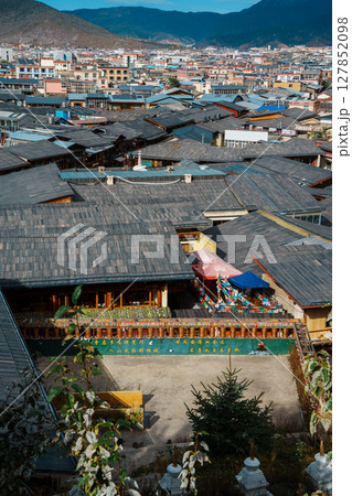 Panoramic Cityscape of Shangri-La, Yunnan Panoramic Cityscape of Shangri-La, Yunnan 127852098