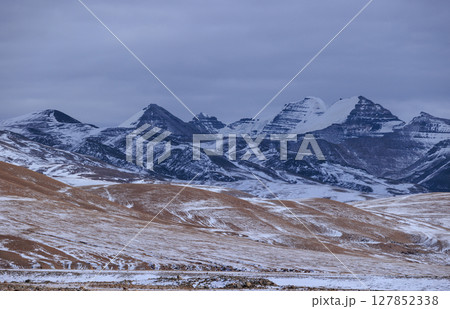 Mount Kailash landscape in tibet, China Mount Kailash landscape in tibet, China 127852338