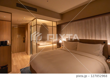札幌市の高級ホテル、コートヤードバイマリオット札幌の綺麗な客室、スーペリアルーム キング 札幌市の高級ホテル、コートヤードバイマリオット札幌の綺麗な客室、スーペリアルーム キング 127852968
