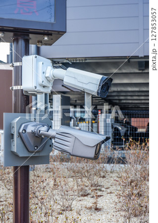 防犯カメラ 127853057