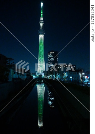 逆さスカイツリーの夜景 逆さスカイツリーの夜景 127855341