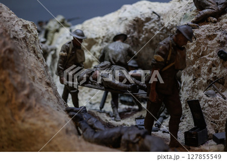 第一次世界大戦のジオラマ、1918年9月1日のモン・サン・カンタンへの第6旅団の攻撃中の場面 127855549