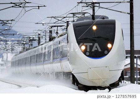 特急「サンダーバード」　北陸本線 127857695