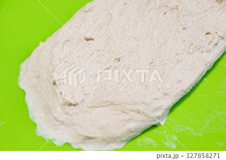 加水率高いパン生地 フランスパン 加水率高いパン生地 フランスパン 127858271
