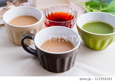 温かい飲み物4種類 温かい飲み物4種類 127858283
