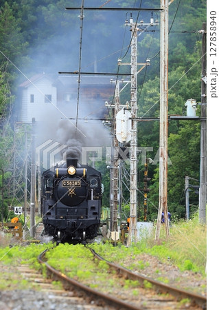 秩父鉄道「秩父の山間部を走るSLパレオエクスプレス号」 127858940