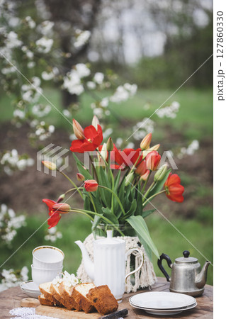 garden and tea party 127860330