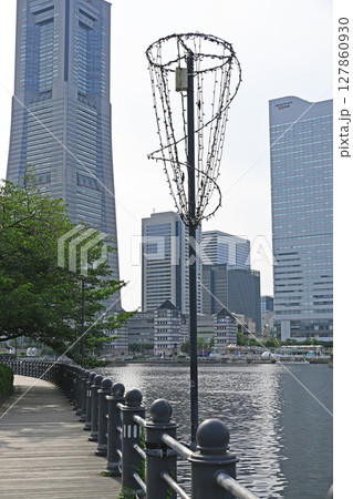 横浜みなとみらい21の風景 横浜みなとみらい21の風景 127860930