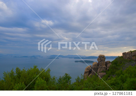 瀬戸内海を一望 王子が岳からの絶景 瀬戸内海を一望 王子が岳からの絶景 127861181