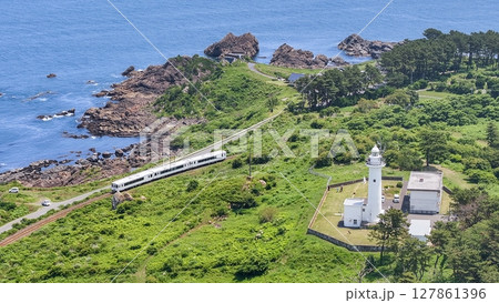 「青森県」種差海岸を走る東北エモーション・八戸市 127861396