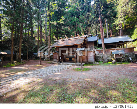 仁科神明宮：神門・拝殿 127861413