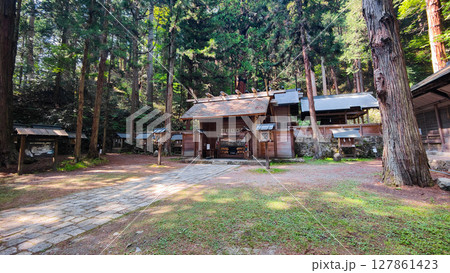 仁科神明宮：神門・拝殿 127861423