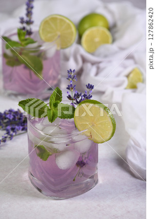 Cocktail Lavender Mojito Cocktail Lavender Mojito 127862420