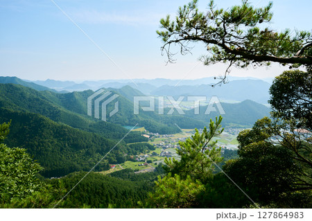 黒田城跡の登山道から見える景色 127864983