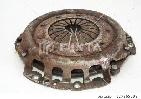 clutch basket diaphragm spring, rust and worn out, dismantled for change clutch basket diaphragm spring, rust and worn out, dismantled for change 127865398