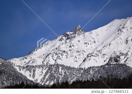 雪の山、槍ヶ岳 127866521
