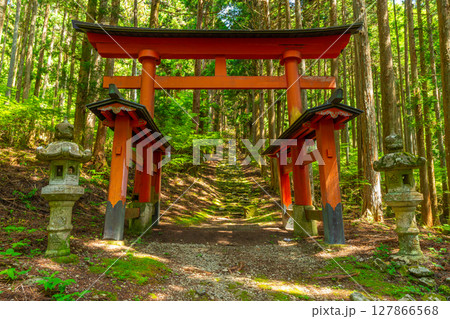 氷室神社　山梨県富士川町 127866568