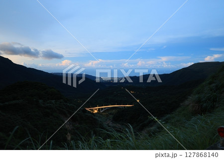 陽明山 台湾 ナイトシーン 127868140