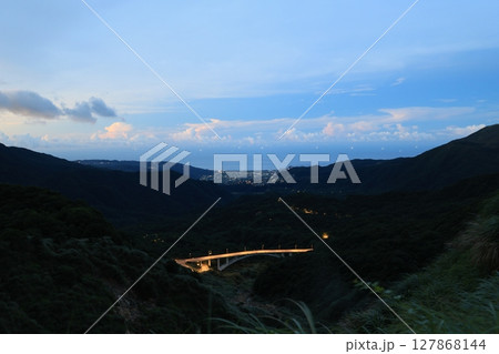 陽明山 台湾 ナイトシーン 127868144
