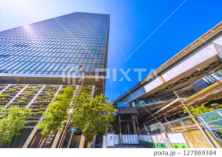 日本の東京都市景観 浜松町駅前の世界貿易センタービルディング南館などを望む 日本の東京都市景観 浜松町駅前の世界貿易センタービルディング南館などを望む 127869384