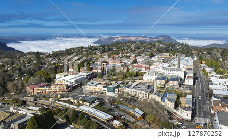 The town of Katoomba and Jamison Valley in the Blue Mountains in Australia The town of Katoomba and Jamison Valley in the Blue Mountains in Australia 127870252