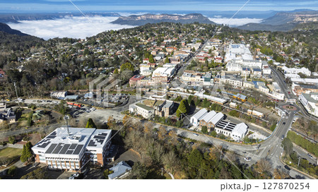 The town of Katoomba and Jamison Valley in the Blue Mountains in Australia The town of Katoomba and Jamison Valley in the Blue Mountains in Australia 127870254