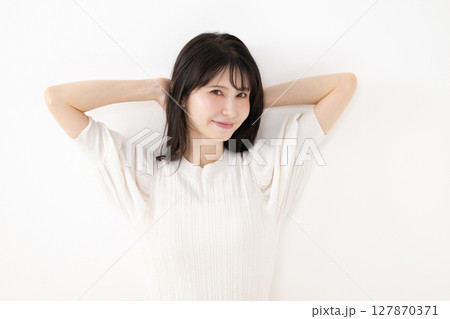 笑顔のミドル女性 127870371