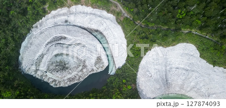 空撮「岩手・秋田県」八幡平のドラゴンアイの風景 127874093