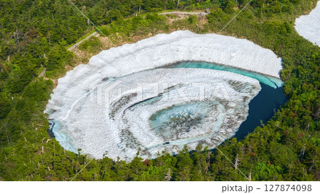 空撮「岩手・秋田県」八幡平のドラゴンアイの風景 空撮「岩手・秋田県」八幡平のドラゴンアイの風景 127874098