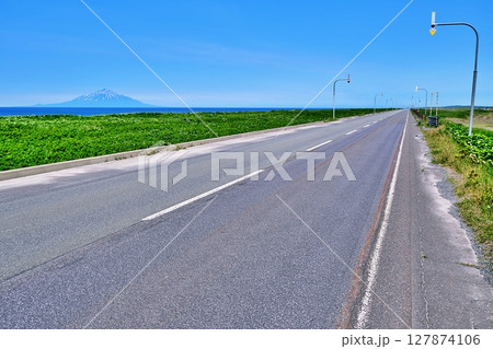 夏の北海道 オロロンラインの絶景 夏の北海道 オロロンラインの絶景 127874106