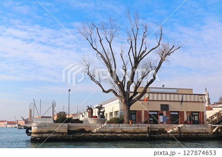 San Basilio vaporetto terminal San Basilio vaporetto terminal 127874653