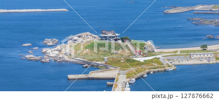 「青森県」ドローンでウミネコ繁殖地、蕪島付近を空撮 種差海岸 「青森県」ドローンでウミネコ繁殖地、蕪島付近を空撮 種差海岸 127876662