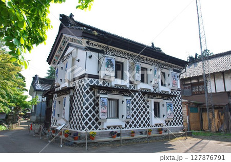 新潟県長岡市：摂田屋 旧機那サフラン酒製造本舗「鏝絵蔵」 127876791